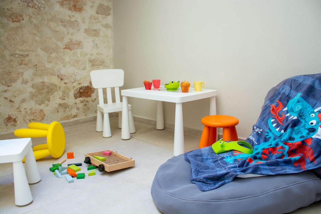V77 Seafront Suites Rethymno Eksteriør bilde