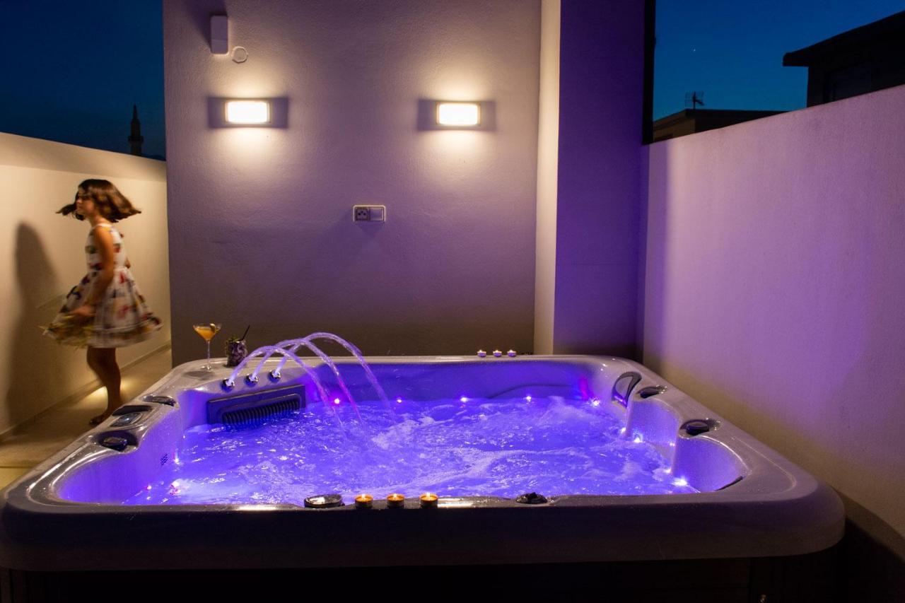 V77 Seafront Suites Rethymno Eksteriør bilde